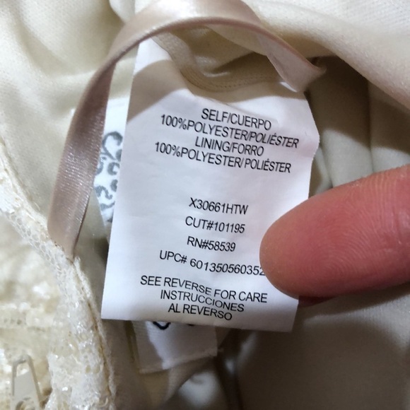 Francesca’s Collection Speechless Dress Size XS Cream Lace Cut Out Sides - Picture 10 of 10